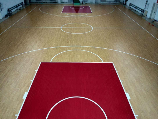 怎樣能防止運動木地板的變色